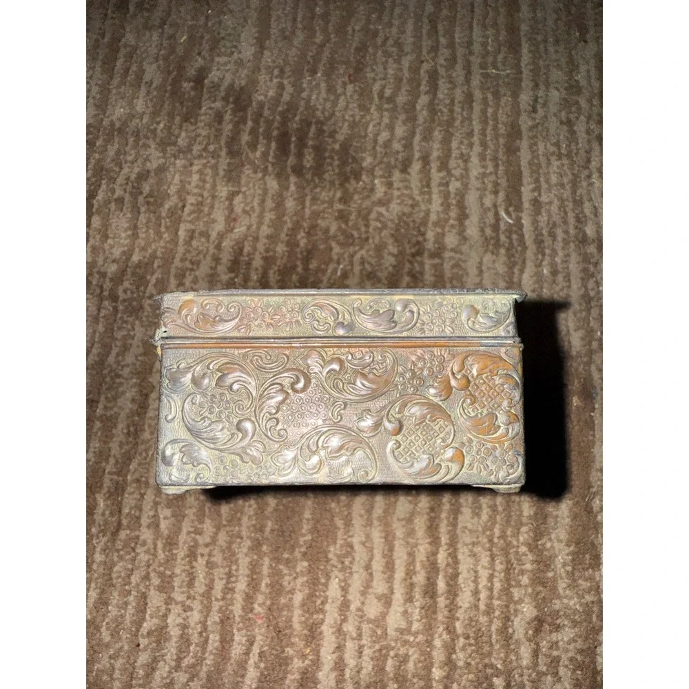 Vintage Ornate Trinket‎ Box Embossed Scene Decorative Metal Jewelry Box